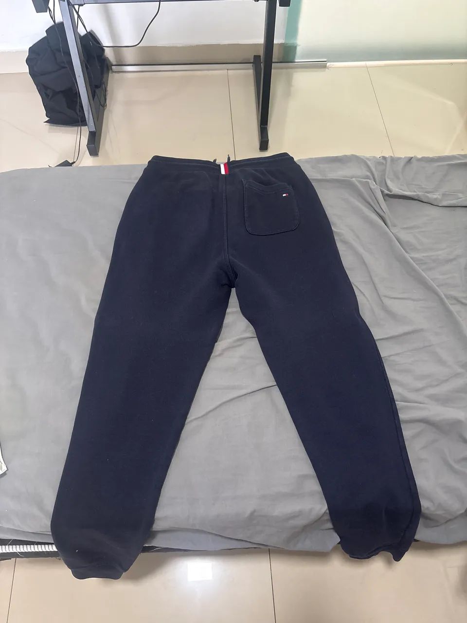 Calça Tommy Hilfiger Moletom P Original  - Foto 2
