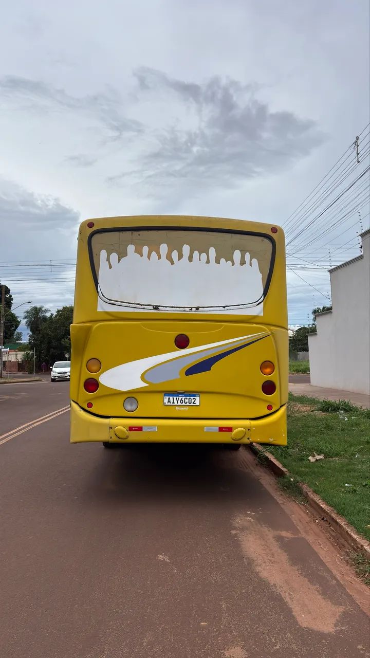 Vendo ônibus 40 passageiros  motor mwm x10 - Foto 4
