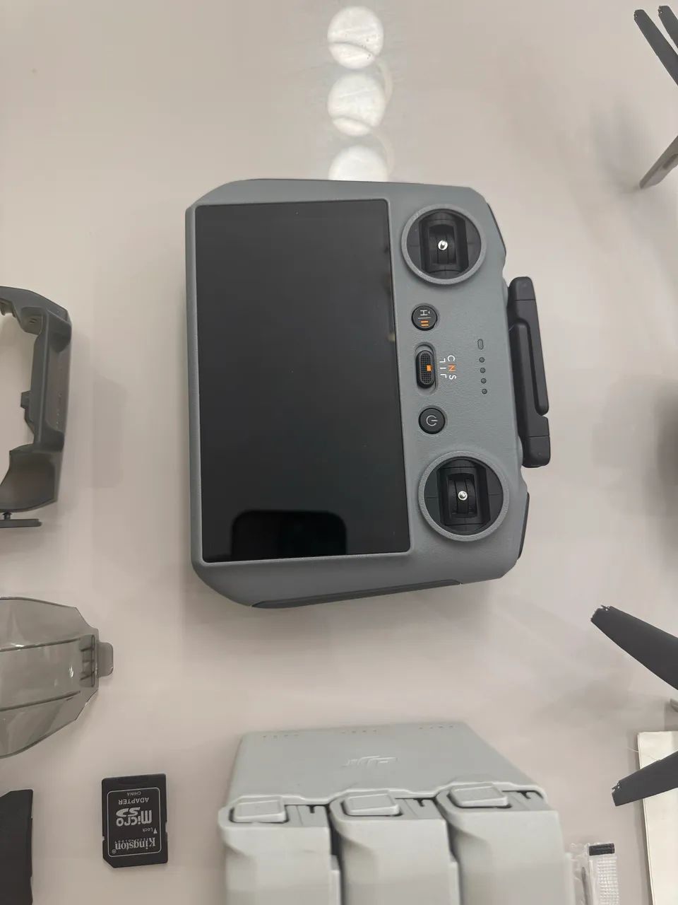 Drone Dji Mini 4 Pro Fly More Combo Dji Rc 2 Com Tela Dji043 Cinza - Foto 2