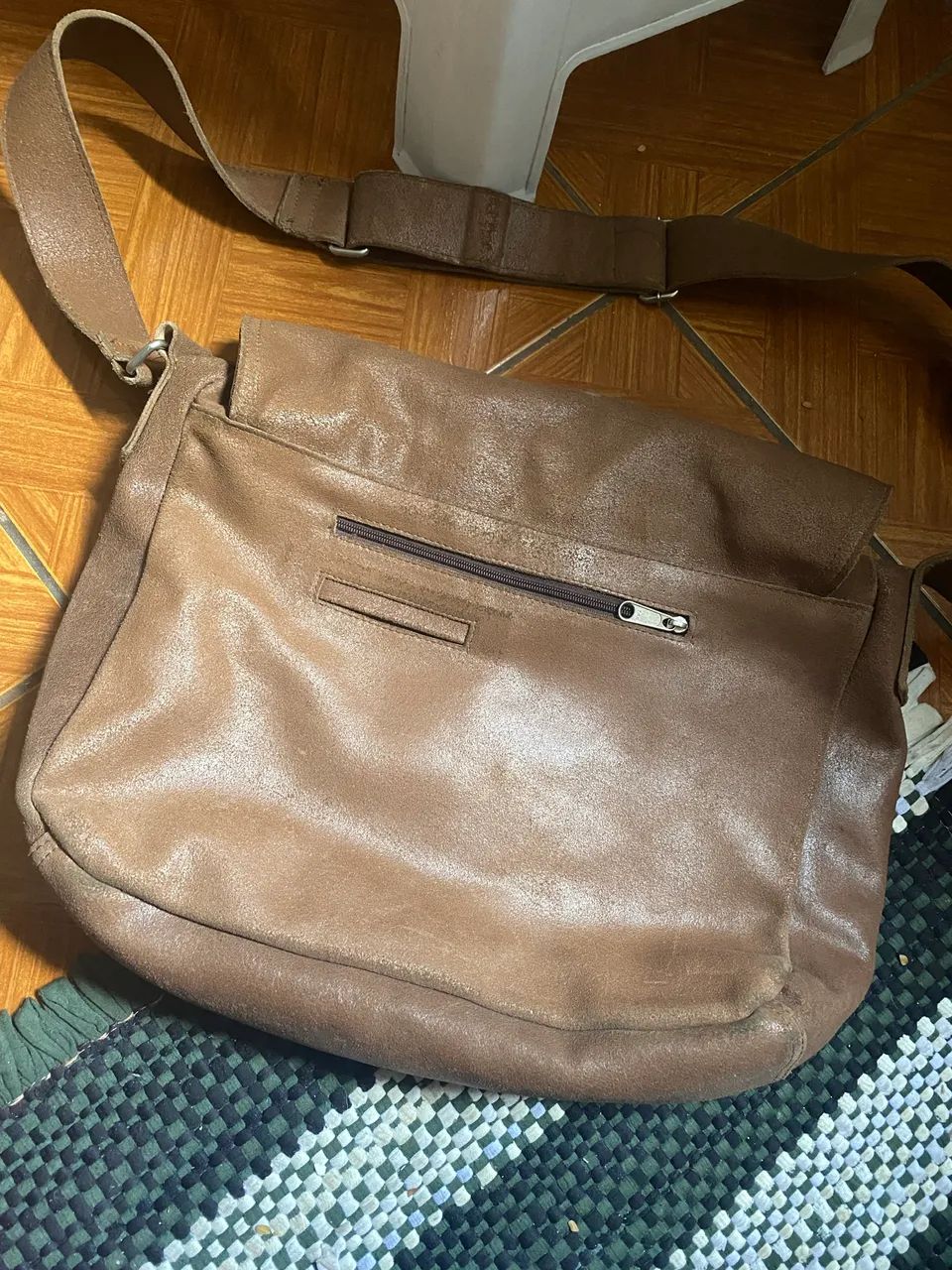 bolsa de ombro marrom em couro - Foto 2
