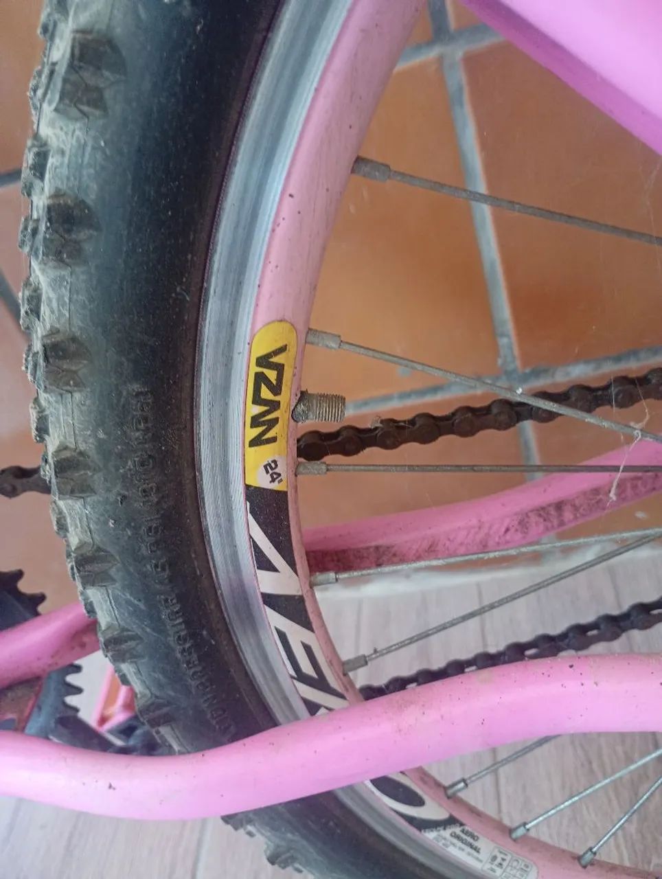 Bicicleta aro 24 semi nova  - Foto 5