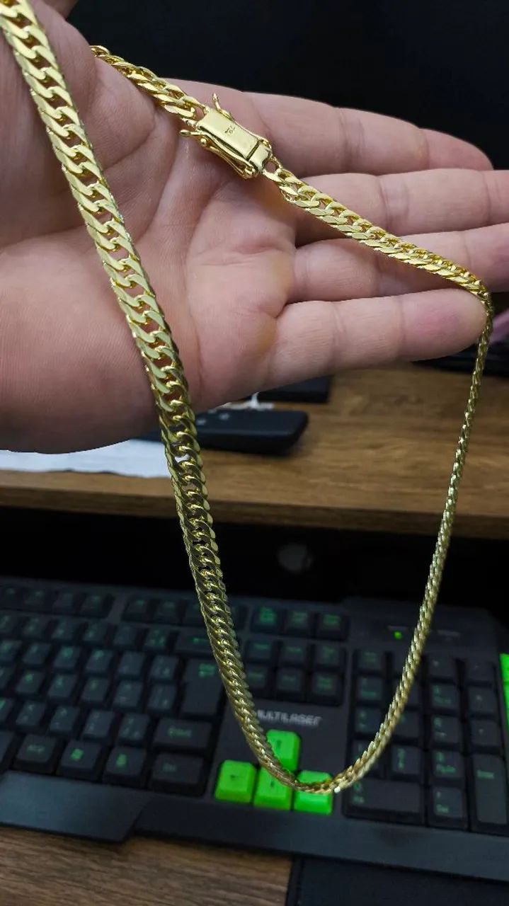 Corrente banhada a ouro 