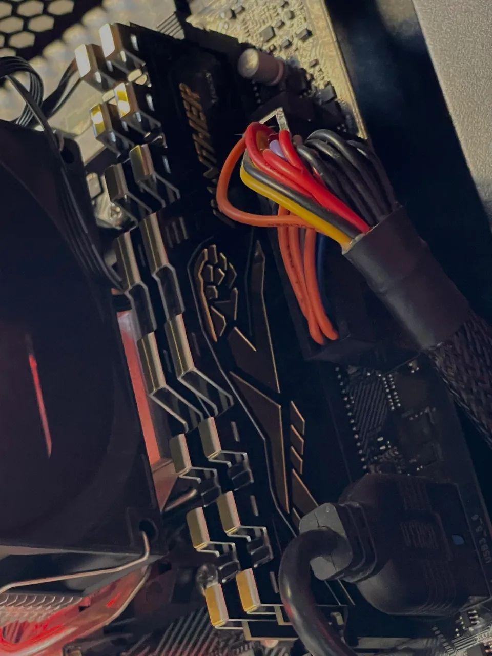 RTX 4060 8GB BRANCA + RYZEN 7 PC GAMER COMPLETO - Foto 3