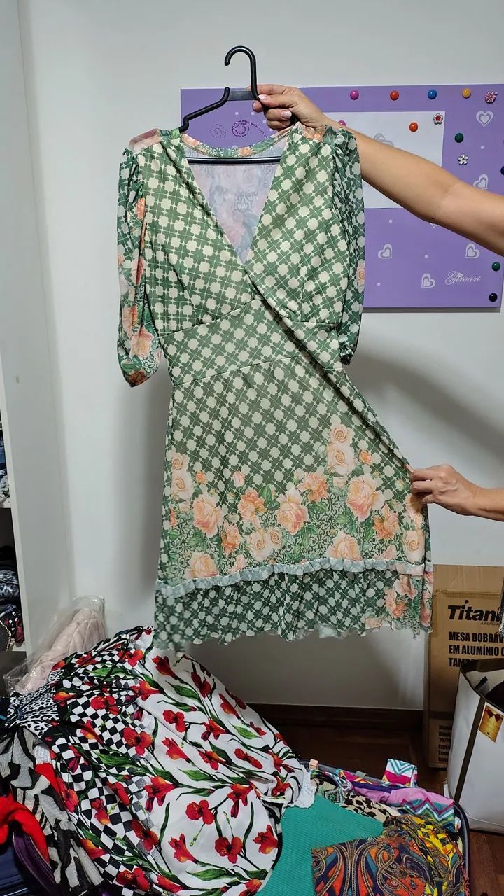 Vestido Floral Verde Acinturado M | Bojo e Forro - Foto 2