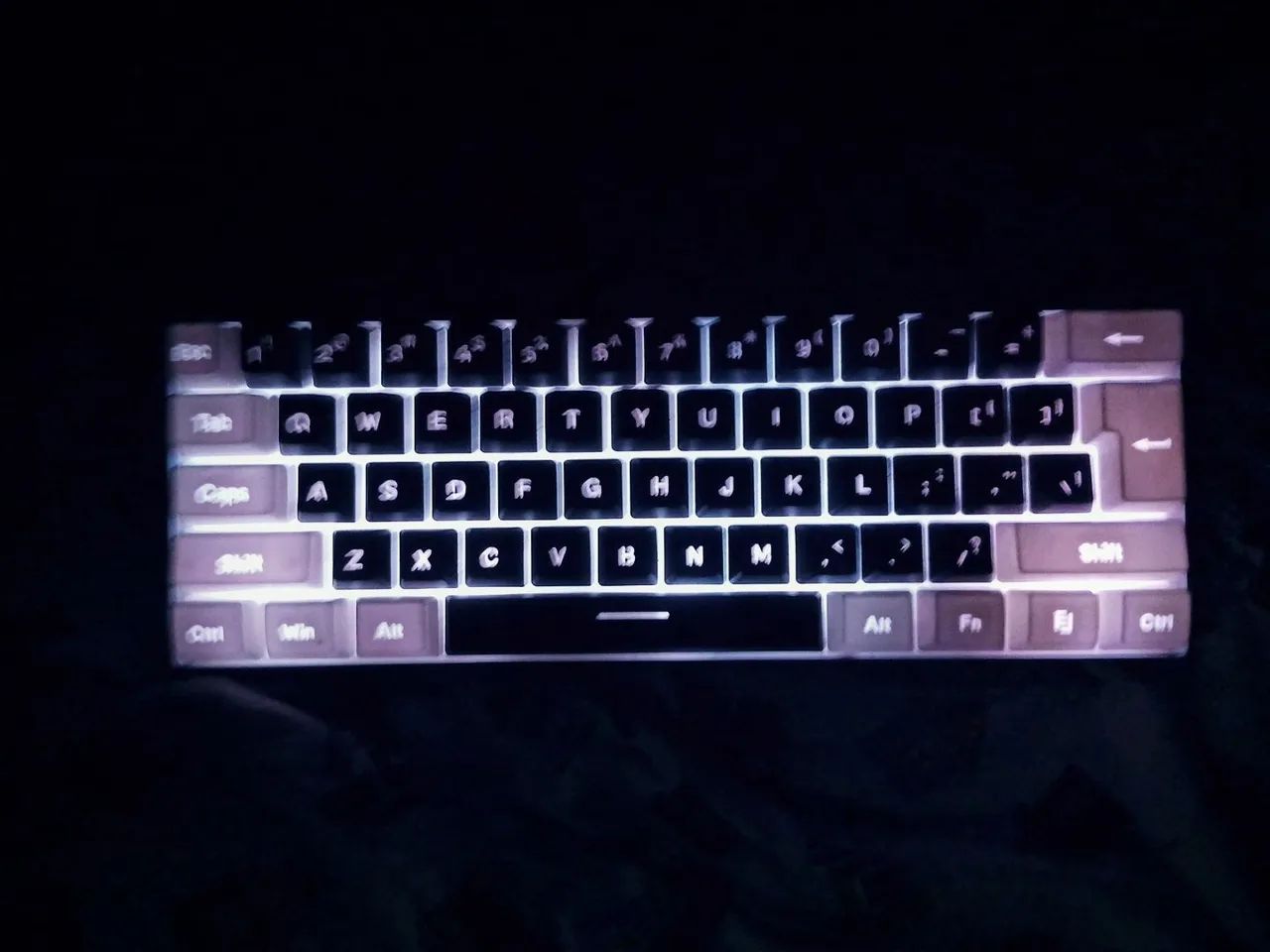 Teclado RGB 60% - Foto 3