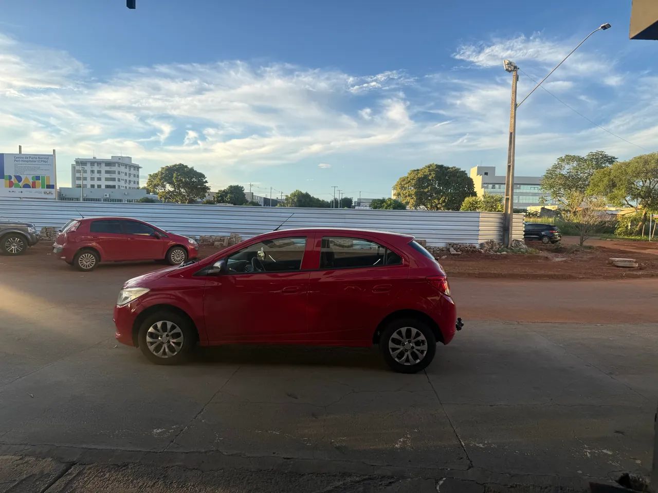 Chevrolet Onix Hatch LT 1.0 8V Flex Power Mec. 4P 2016 - Foto 2