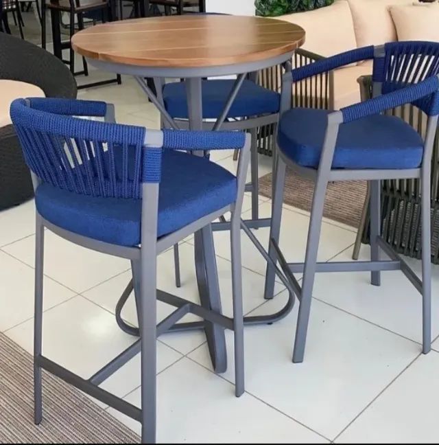 CJ BISTRÔ COM 4 BANQUETAS