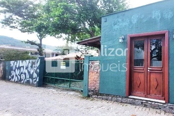 Casa Comercial no bairro Armação do Pântano do Sul - Florianópolis