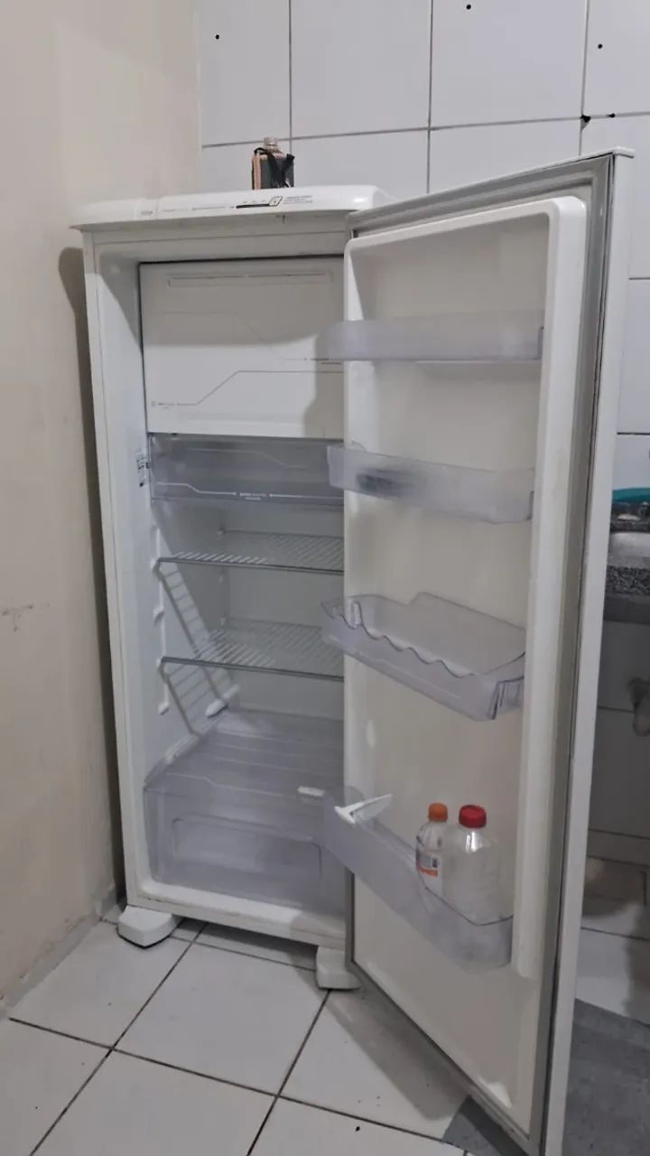 GELADEIRA FROST FREE - Foto 2