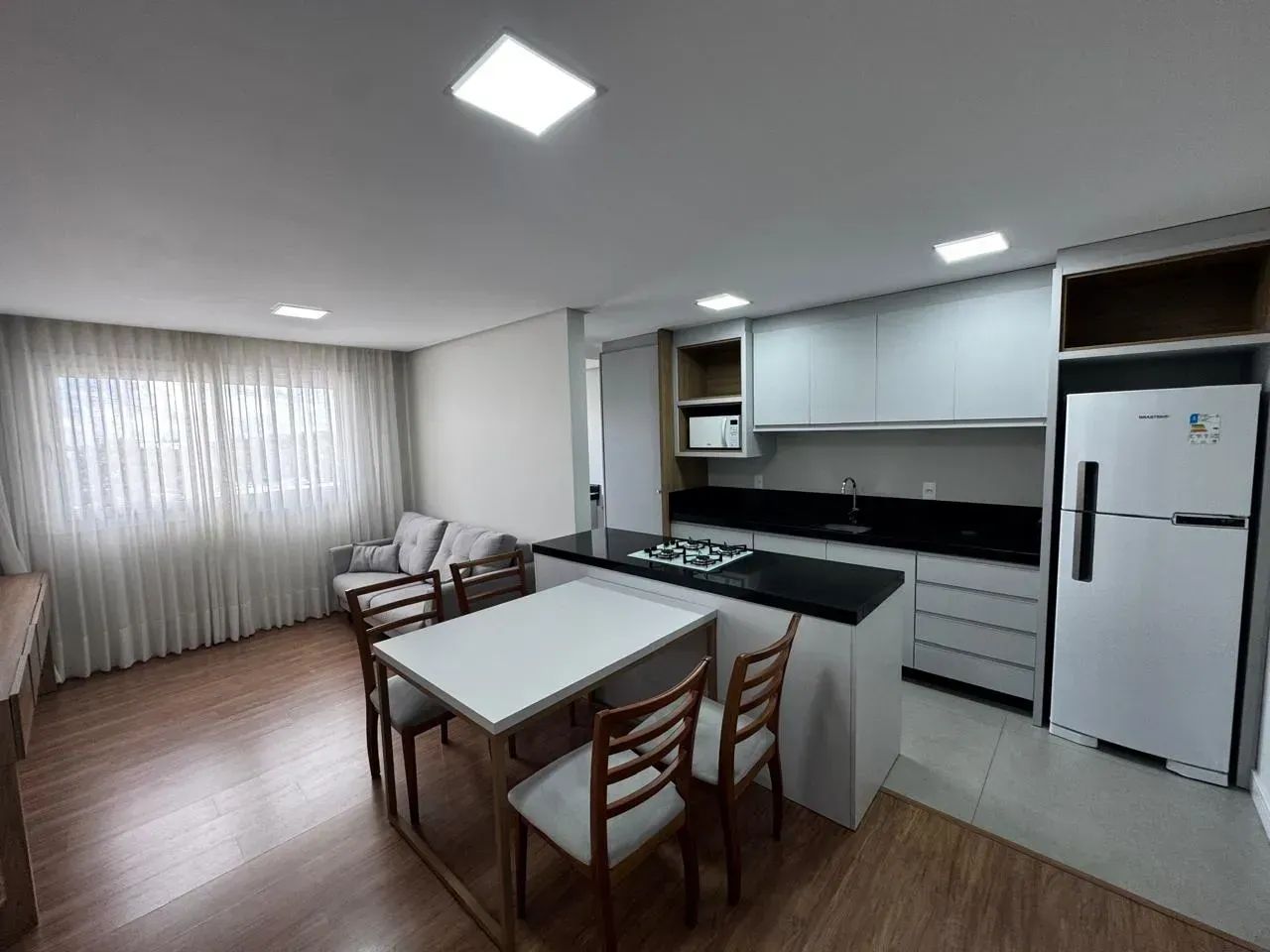 Apartamento semi mobiliado