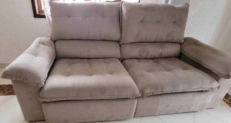 OPORTUNIDADE Sofá Retrátil Grande Cinza Fendi Suede  - Foto 2