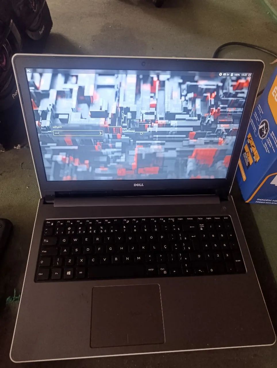 Notebook Dell i3, 8gb ram 512 SSD 