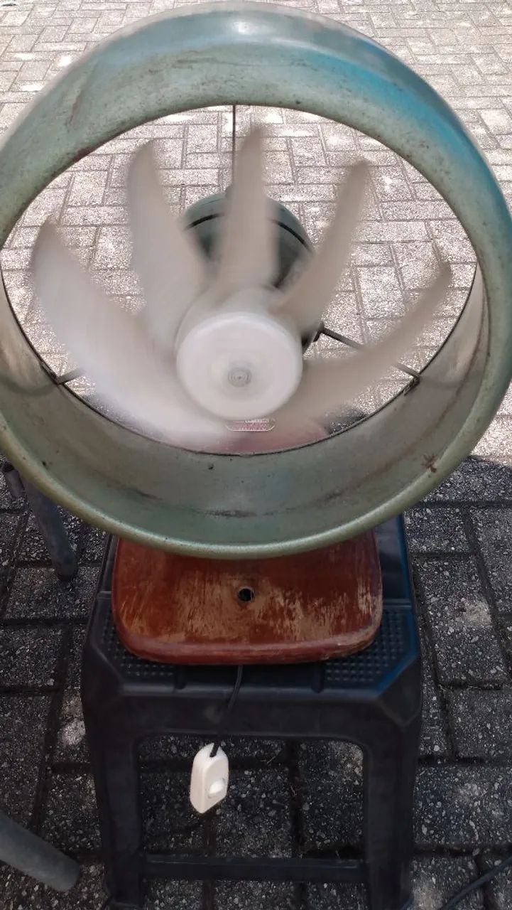 Ventilador antigo Walita anos 60 funcionando.  - Foto 4