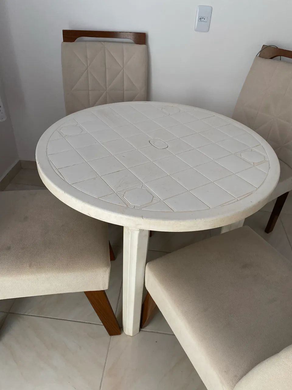 Mesa de plástico usada  - Foto 3