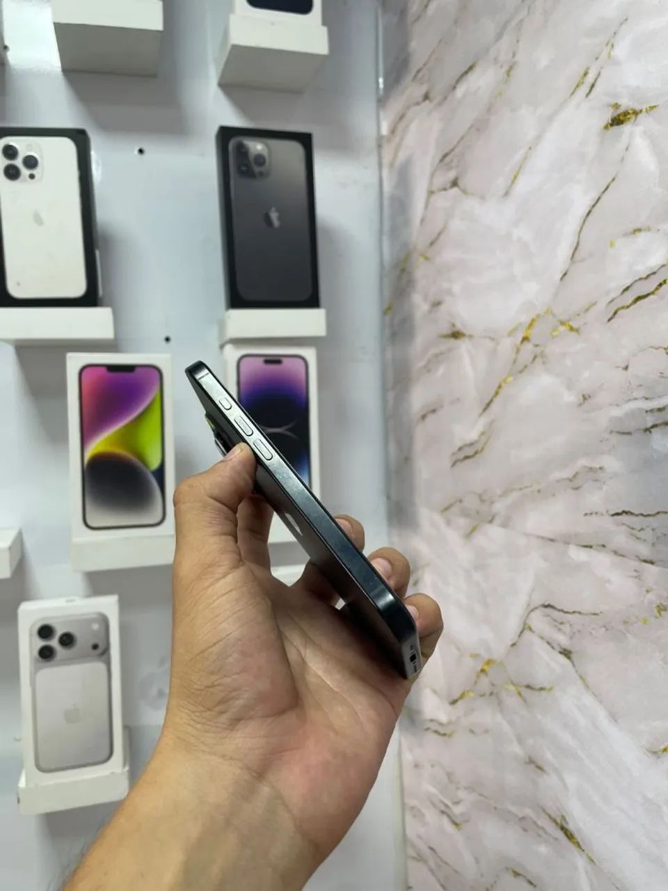 iPhone 16 Pro - 128GB<br>?4.100,00 - Foto 2