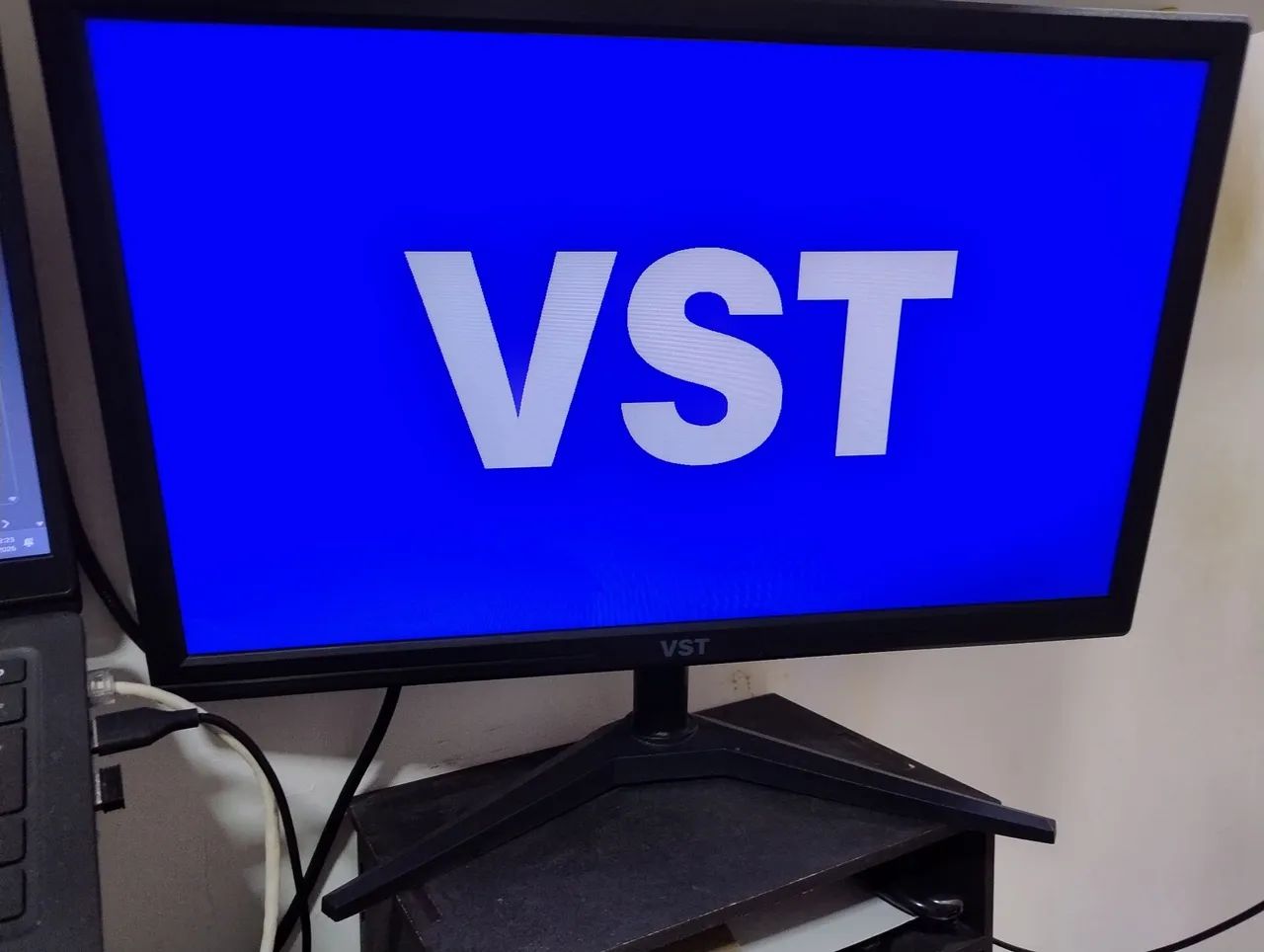 Monitor VST 19" Full HD e Mesa De Notebook - Foto 2