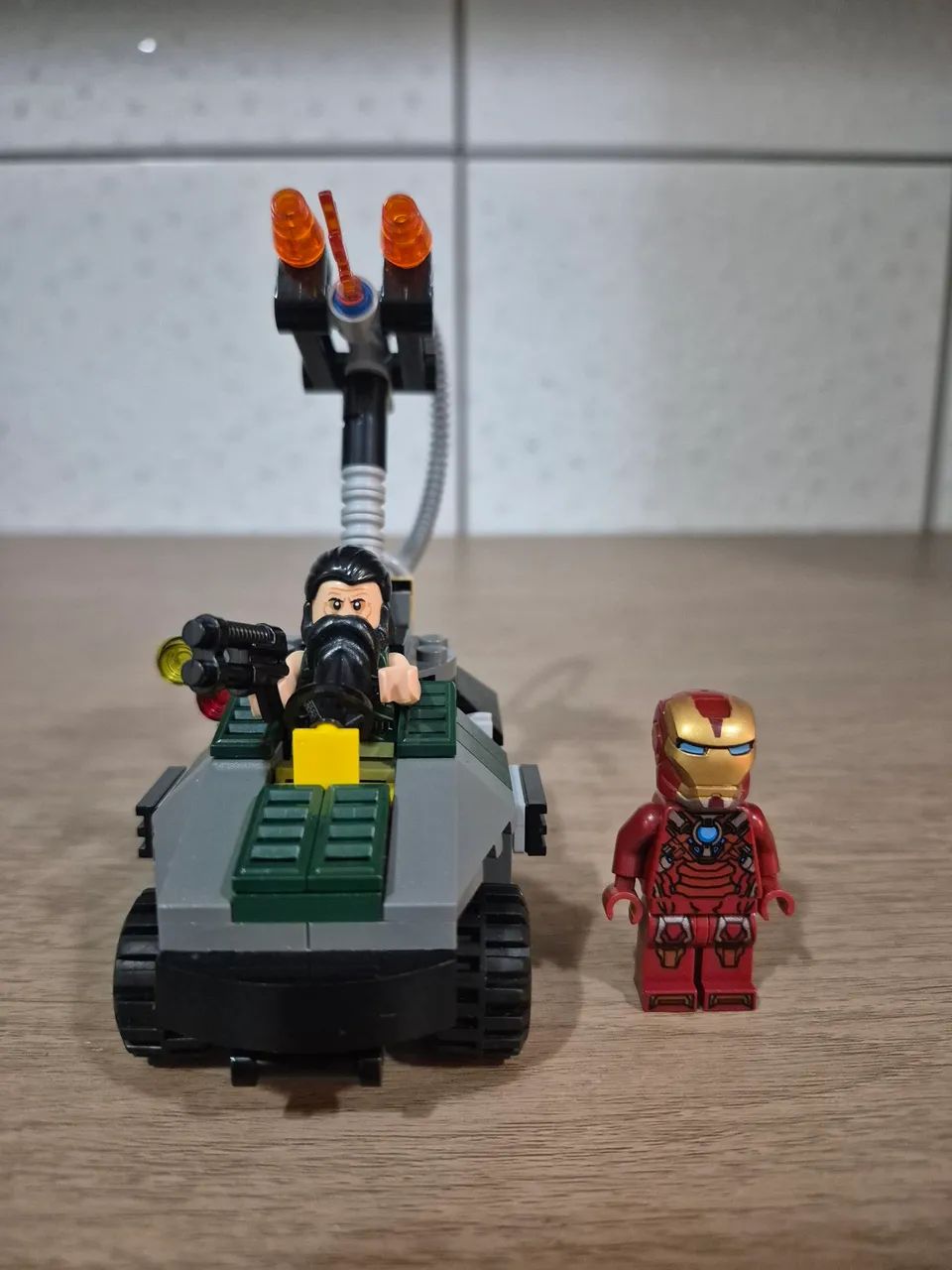 Lego Marvel Iron Man vs. The Mandarin - Original - Foto 2