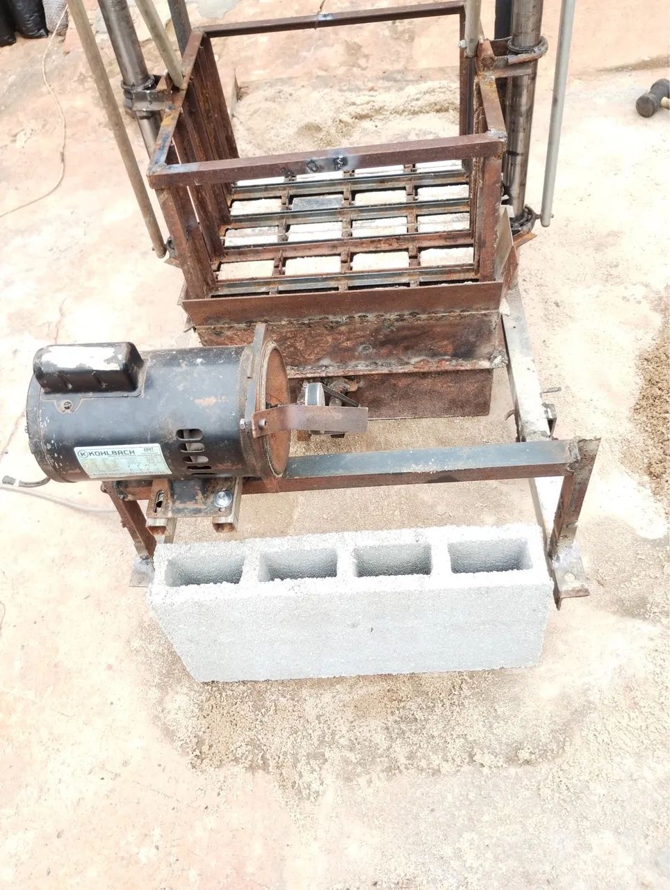 Máquina de fazer blocos de cimento 65153854544770121