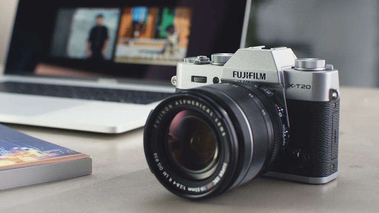Fujifilm X-T20 Prata + Lente Fujinon 18-55mm + Grip + Bolsa
