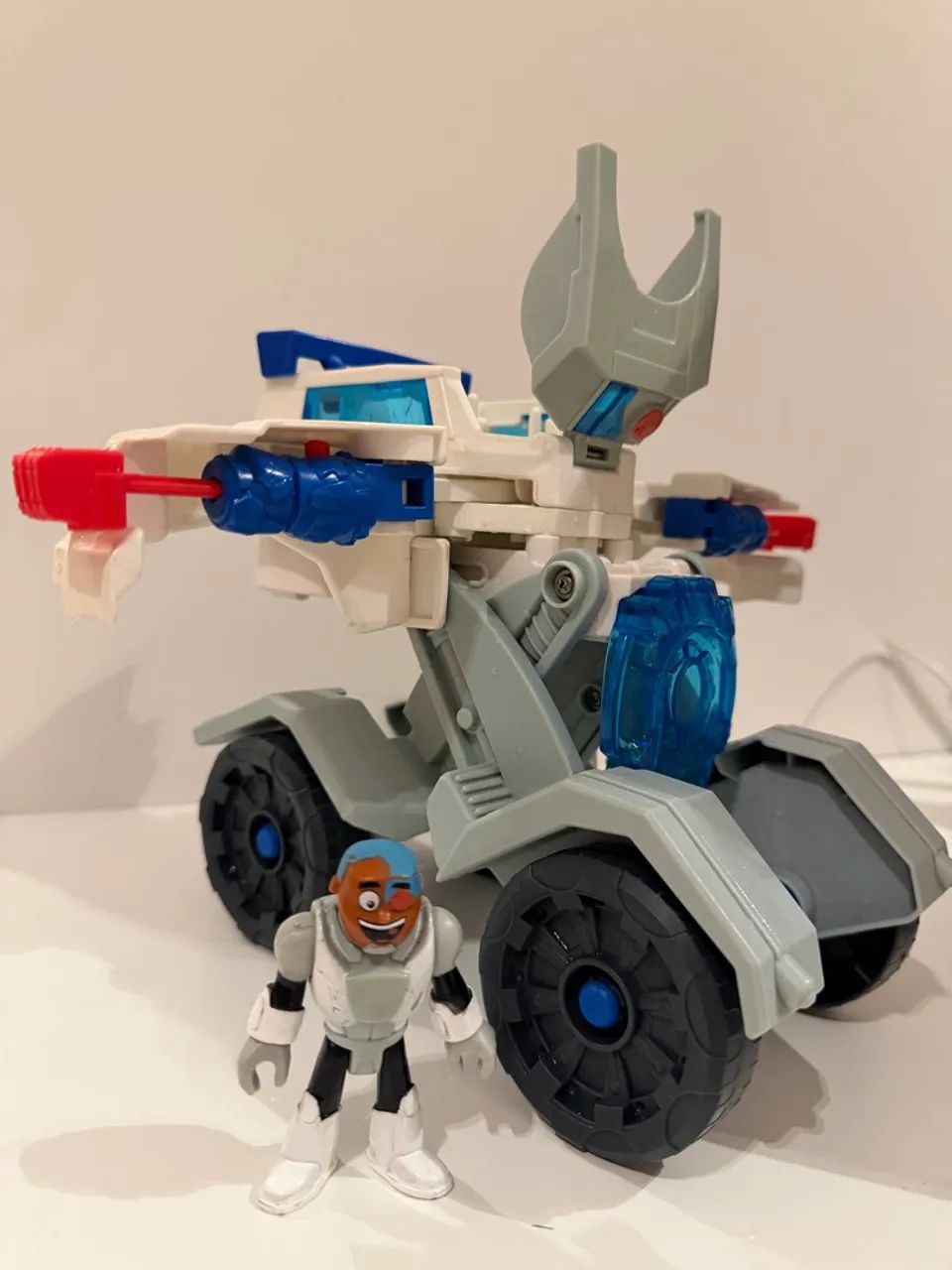 Carro e boneco Cyborg Jovens Titans Imaginext  - Foto 2