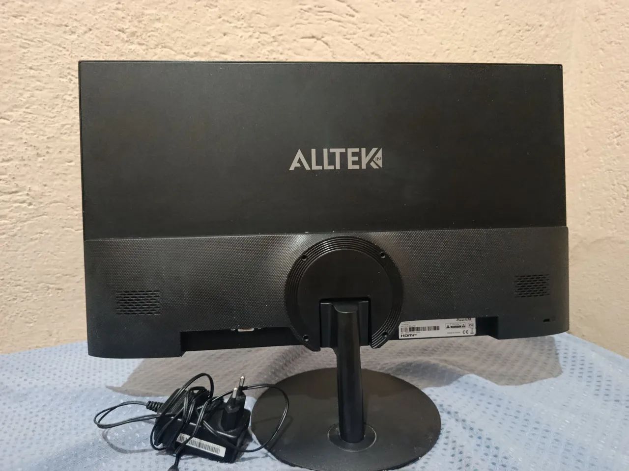Monitor ALLTEK IN seminovo, perfeito estado