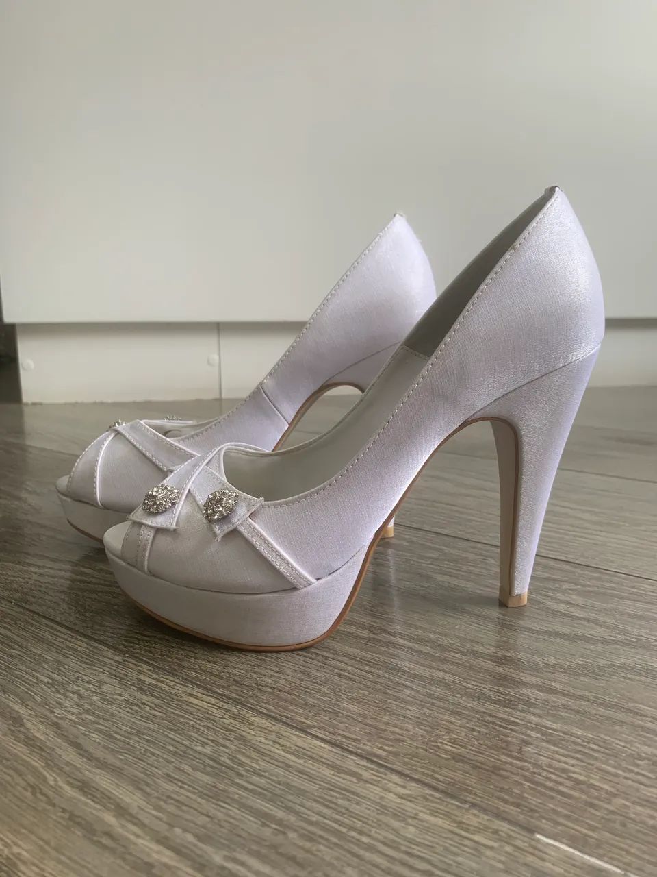 Sapato noiva branco lindo e confortável tamanho 35 - Foto 4
