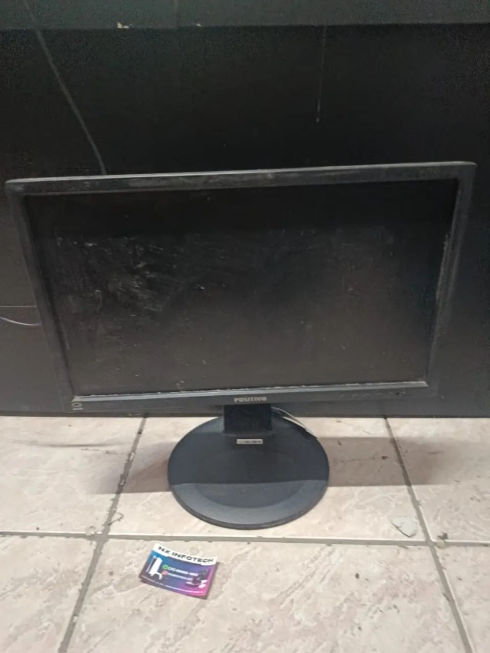Monitor vira a tela