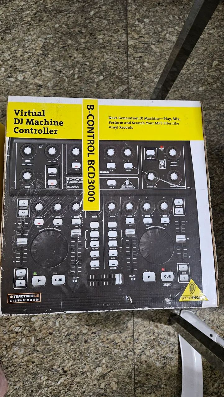 Controladora DJ Behringer BCD 3000