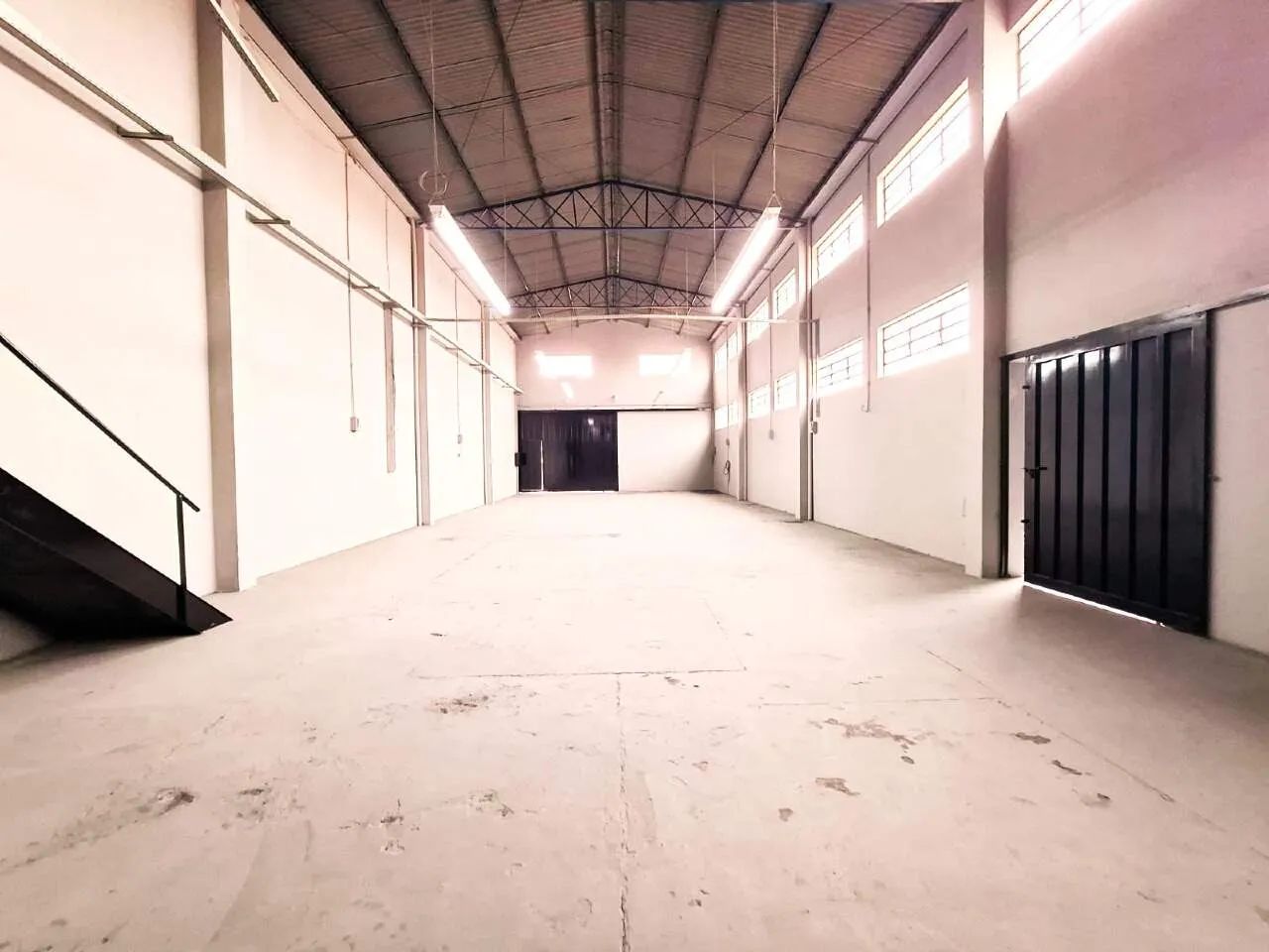 Barracão 236 m² Parque Hipólito - Foto 2