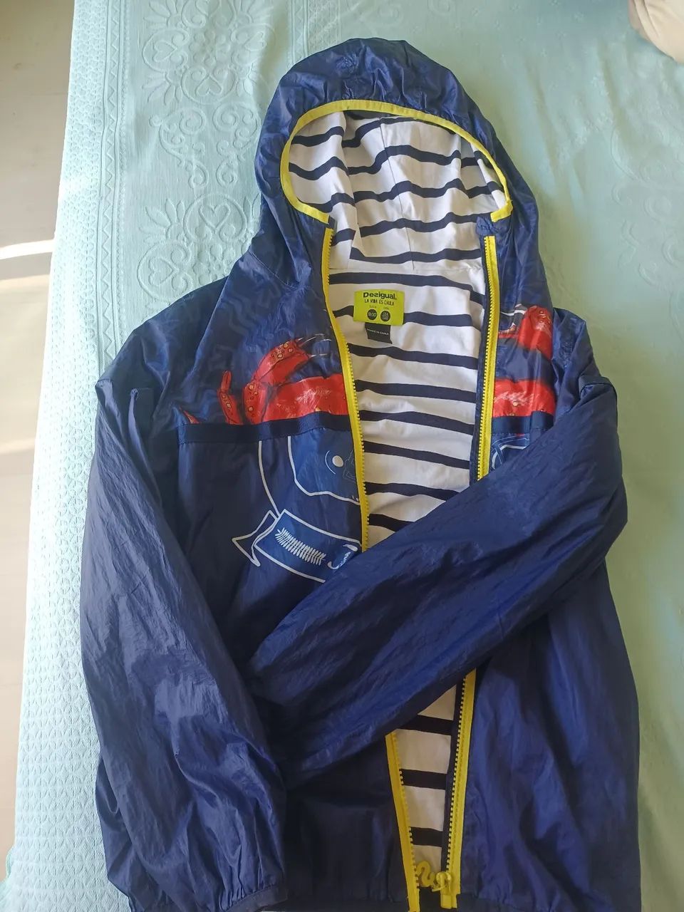 Excelente Jaqueta corta - vento Marca Desigual 
