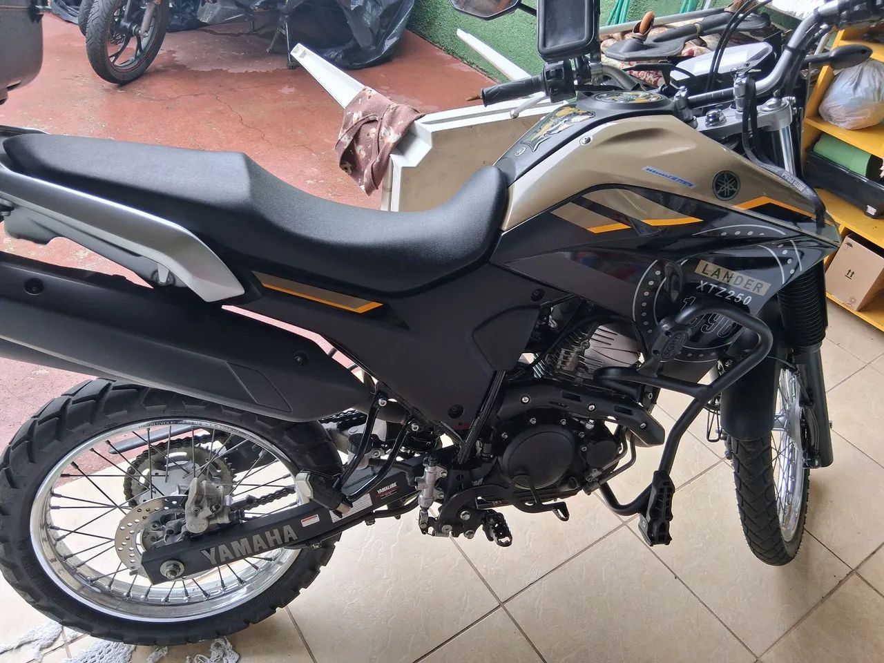 Moto zero único dono sem um arranhão e com equipamentos  - Foto 3