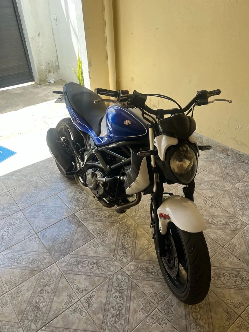 Suzuki Gladius 650 2016