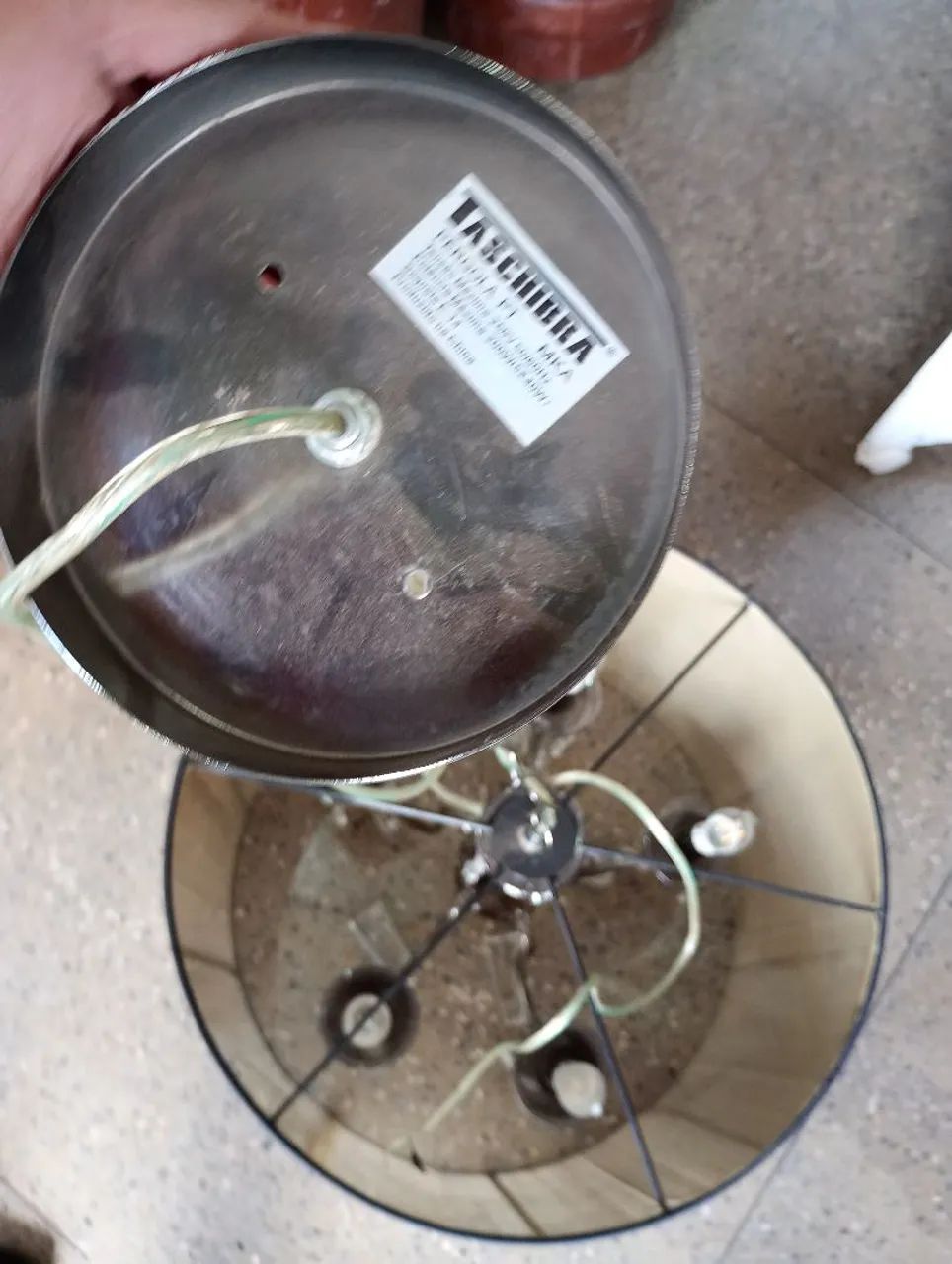 Lustre com pedrarias e lâmpadas tudo funcionando perfeitamente  - Foto 2
