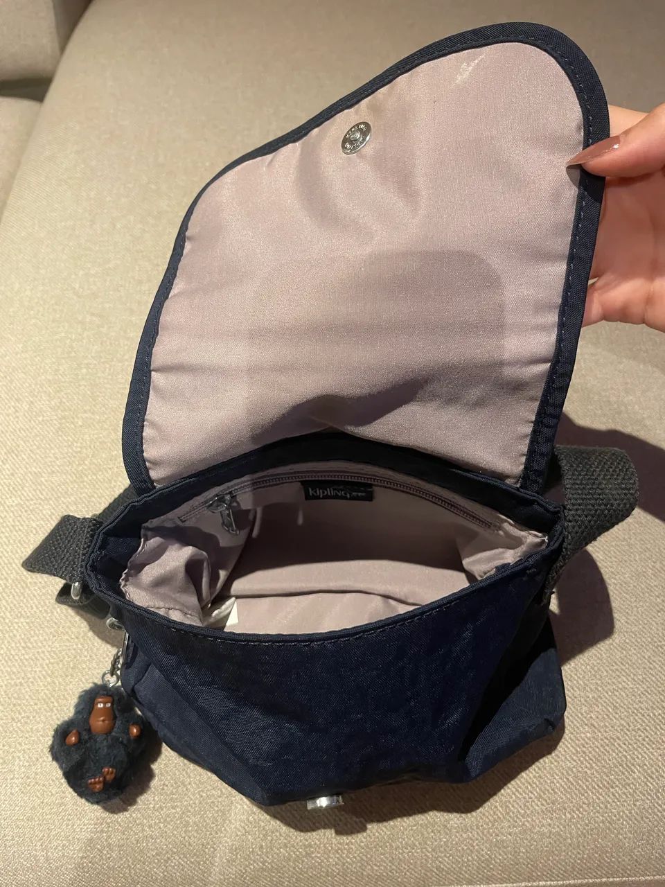 Bolsa kipling azul marinho original  - Foto 3