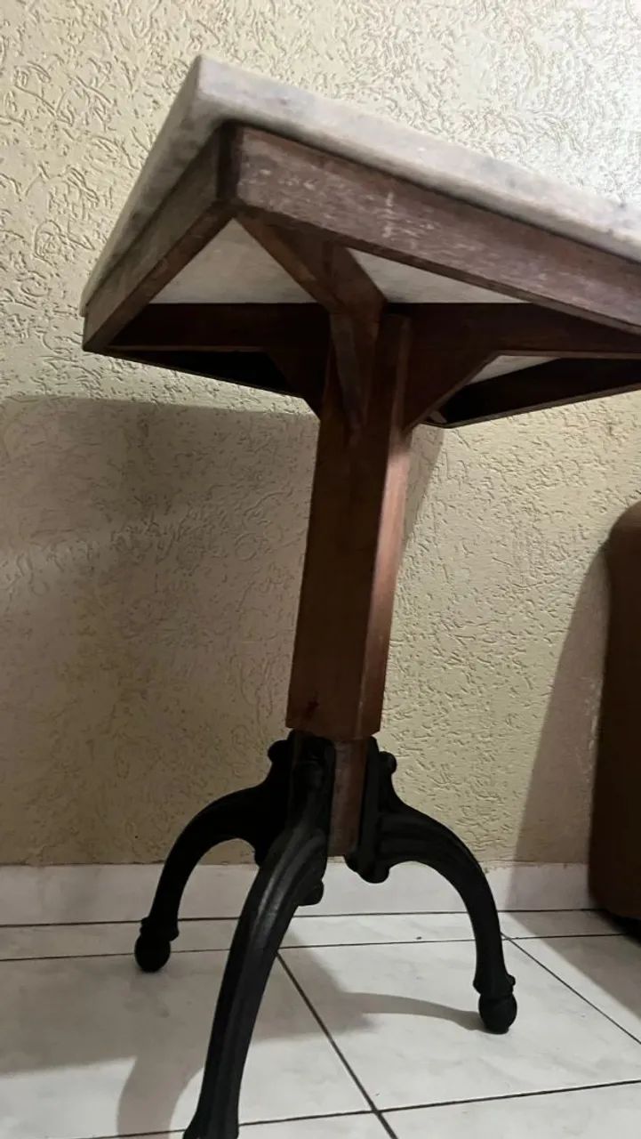 Mesa de Mármore com Pé de Ferro - R$ 200 - Foto 4