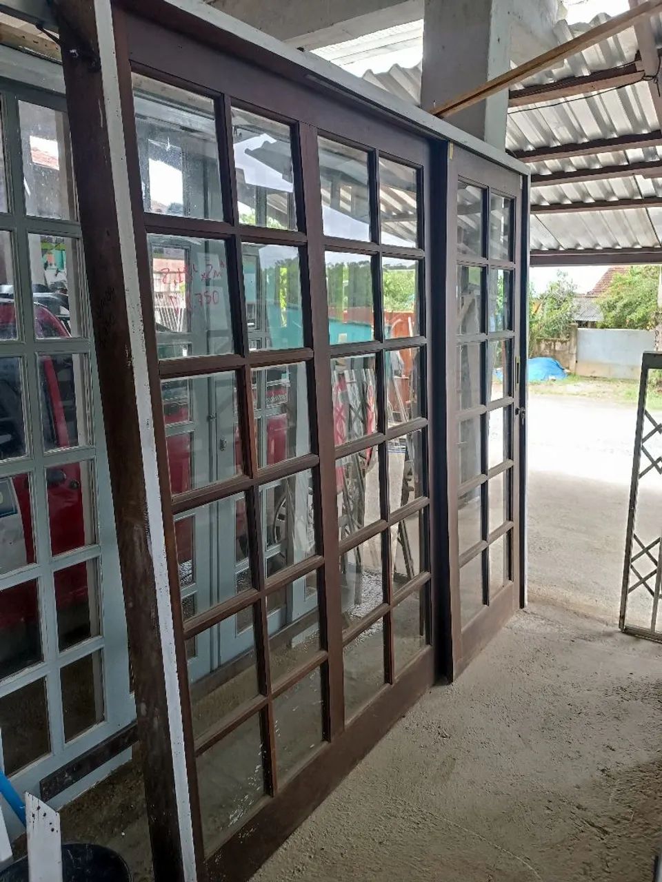 Parede de vidro  2m A x 2.15 L com porta 70cm x 2m VENDE-SE 