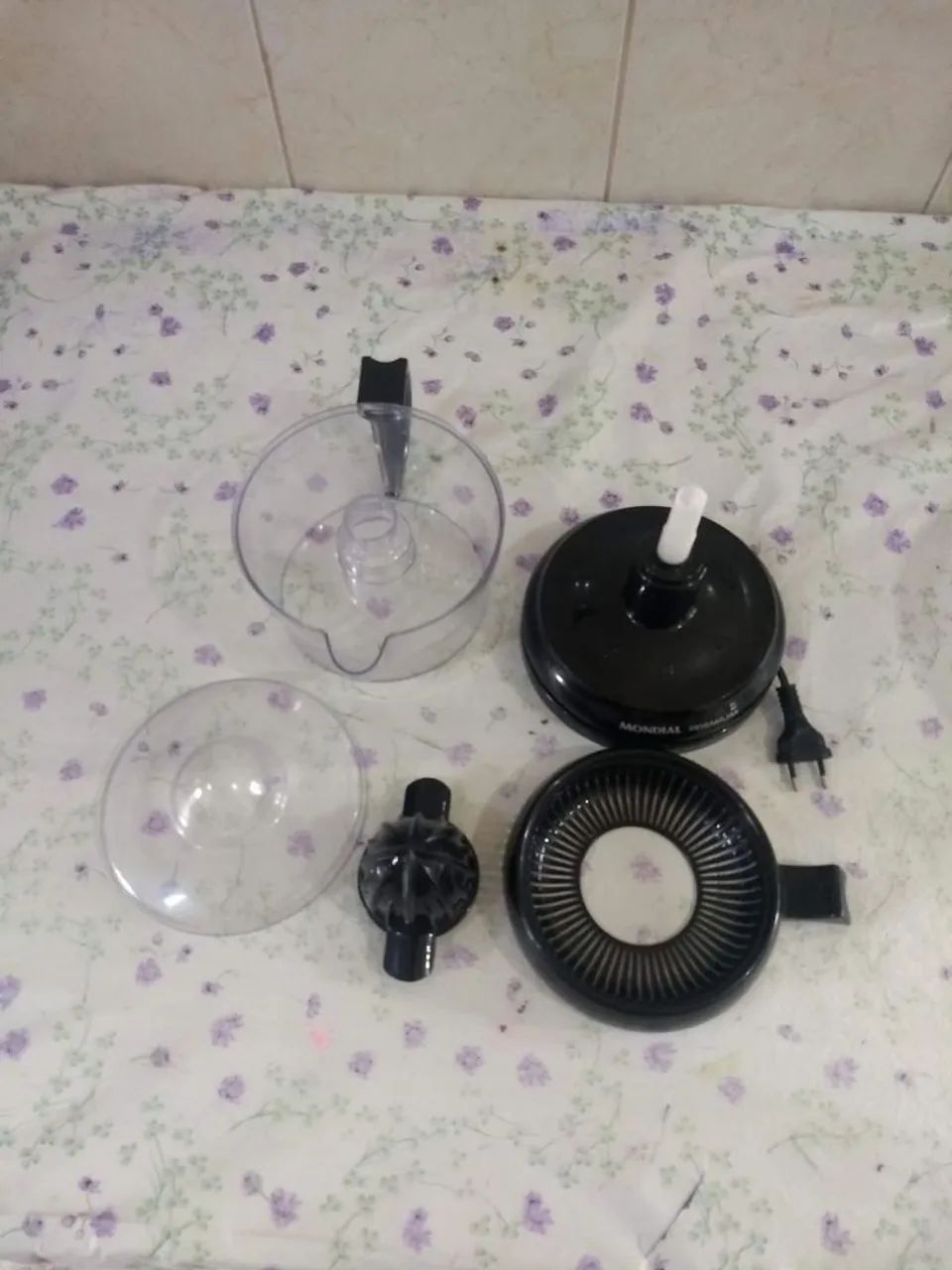 VENDE-SE ESPREMEDOR DE FRUTAS MONDIAL PREMIUM - R$ 50,00 - Foto 3