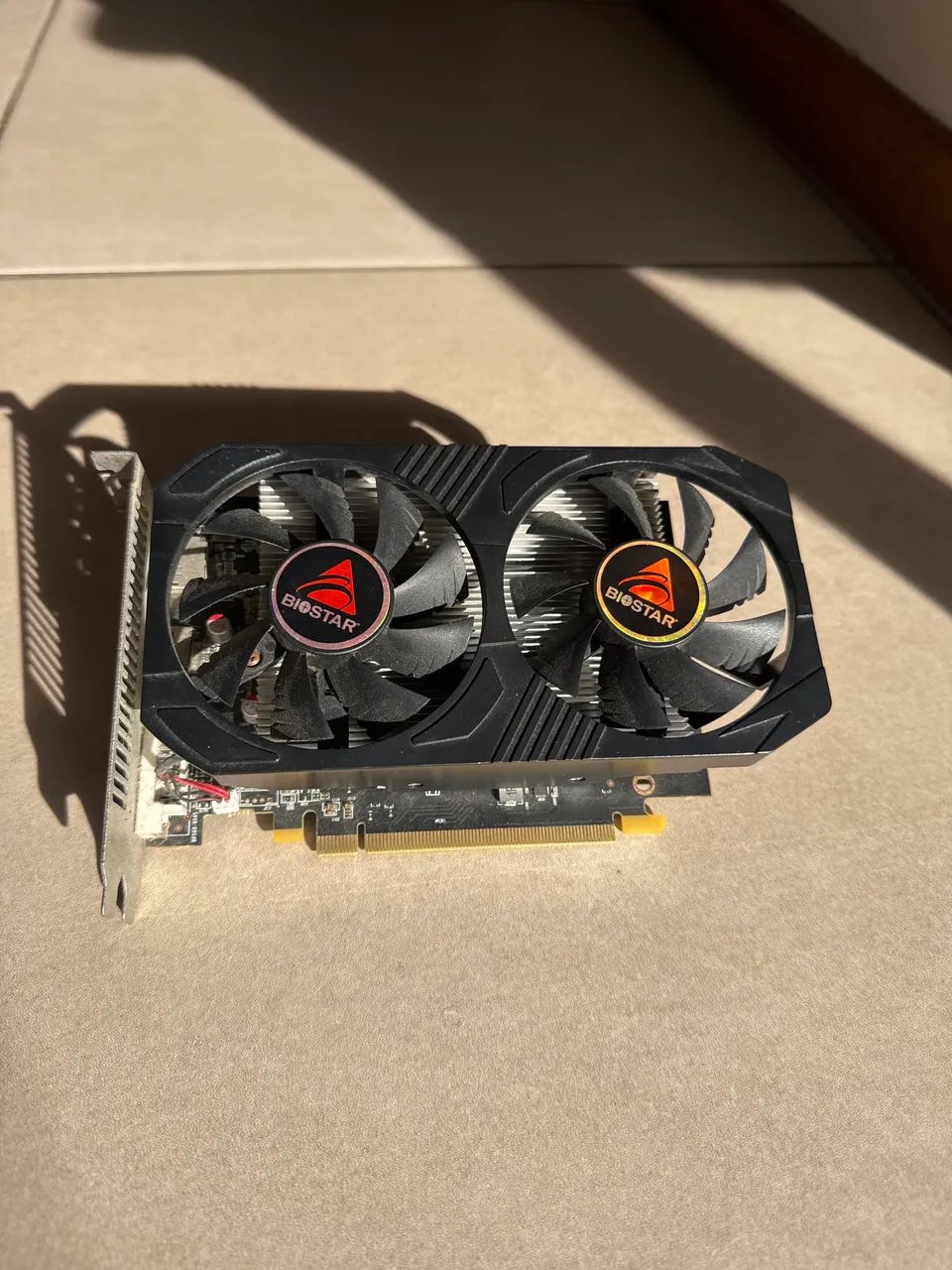 Placa de Vídeo AMD RX560 - 4GB GDDR5 (pouco usado - sem caixa original)
