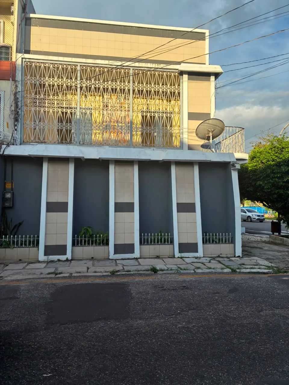 Casa moderna com 2 suítes + 1 quarto em área privilegiada na Cidade velha