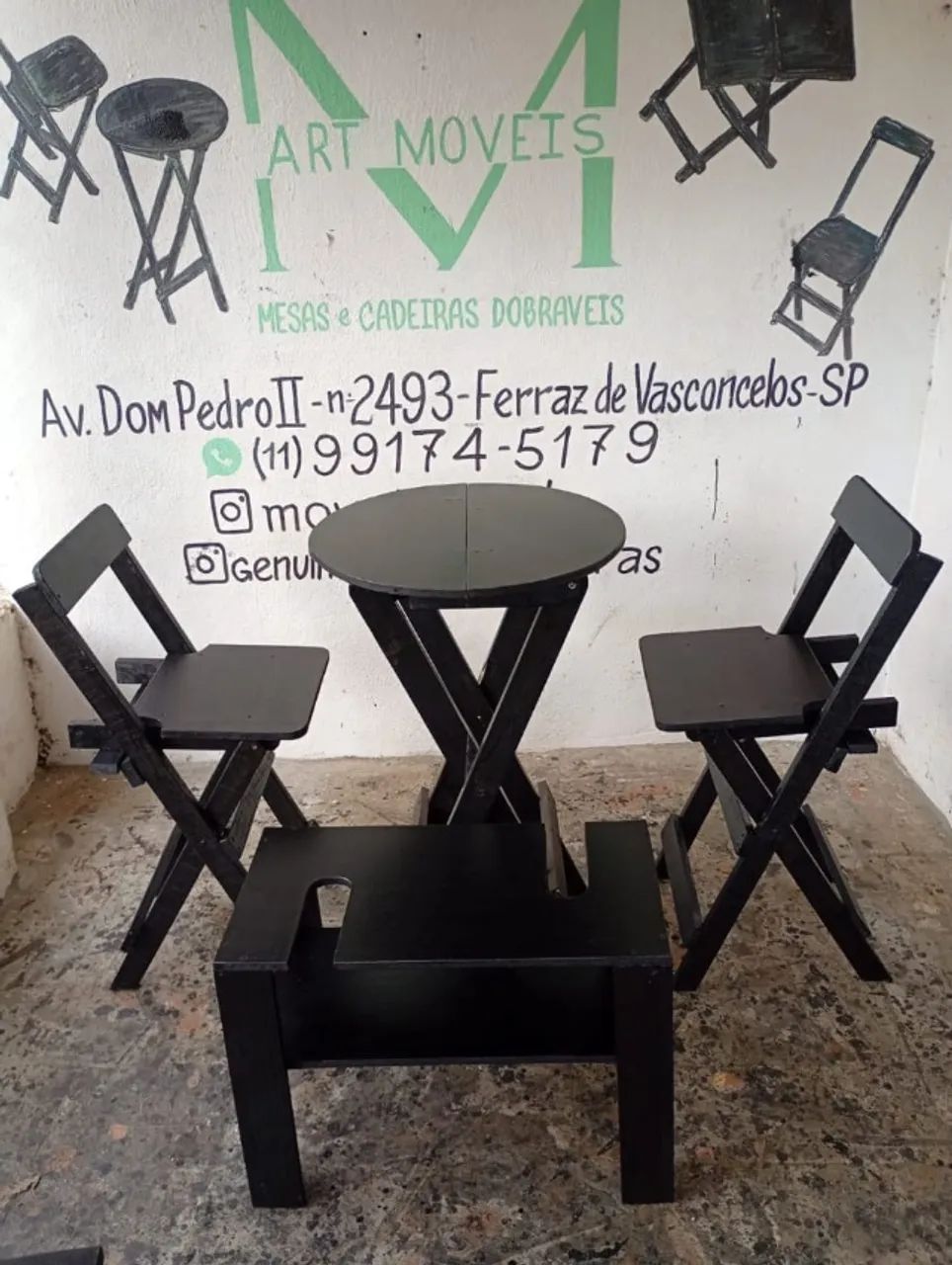 Mesas e cadeiras dobráveis 