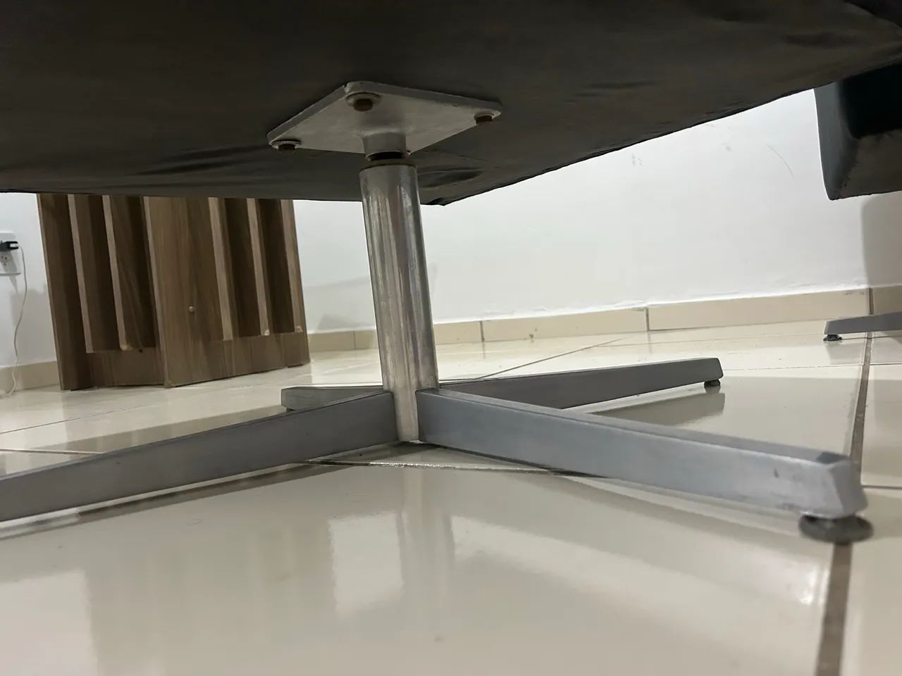 2 Poltronas Giratórias Pretas - Confortáveis e em Ótimo Estado - Foto 2