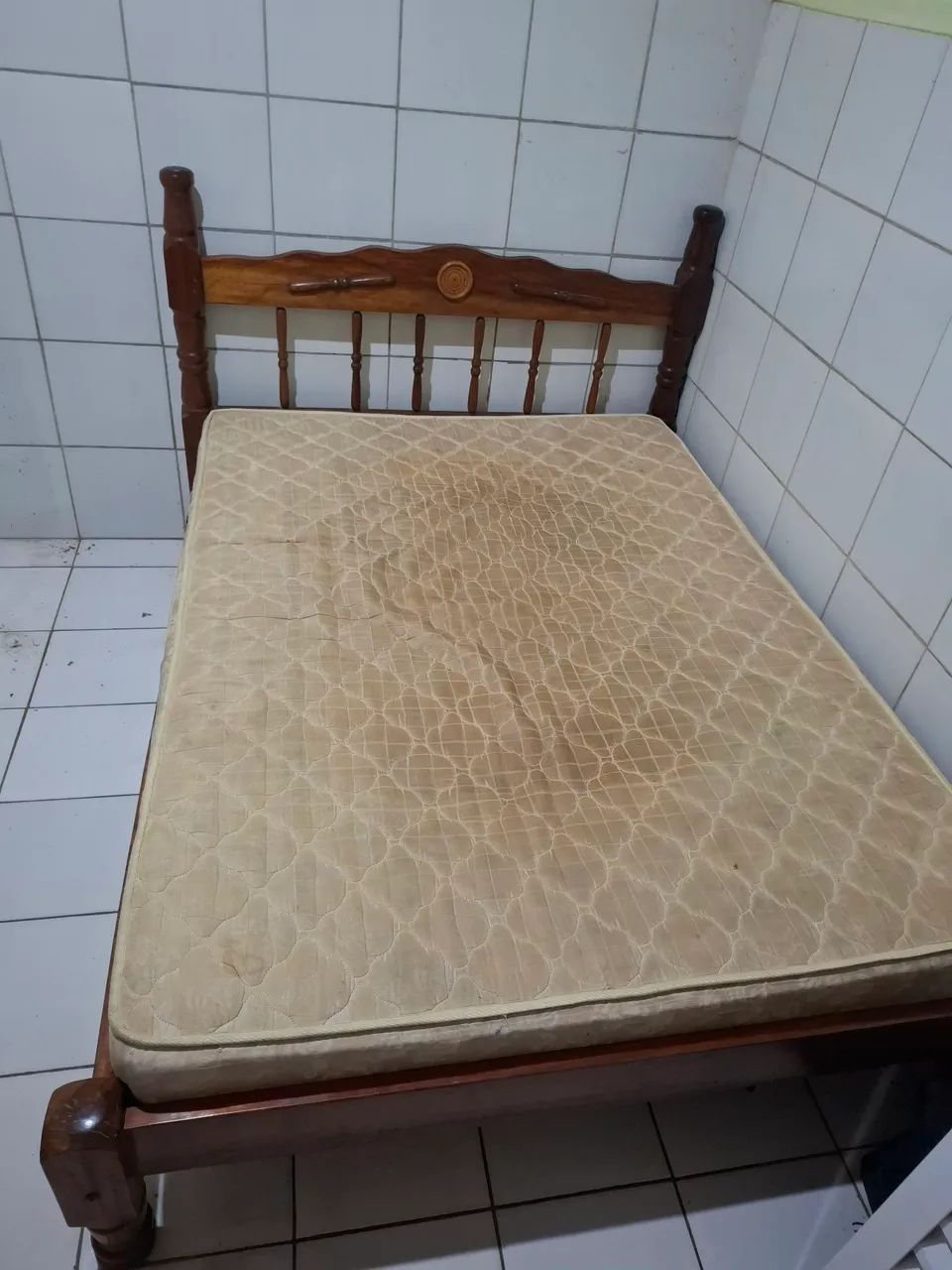 Cama de madeira maciça ( Casal) - Foto 2