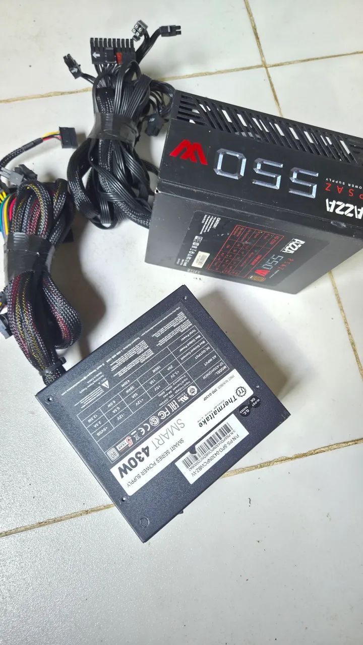 VENDO DUAS FONTES GAMES COM DEFEITO  - Foto 4