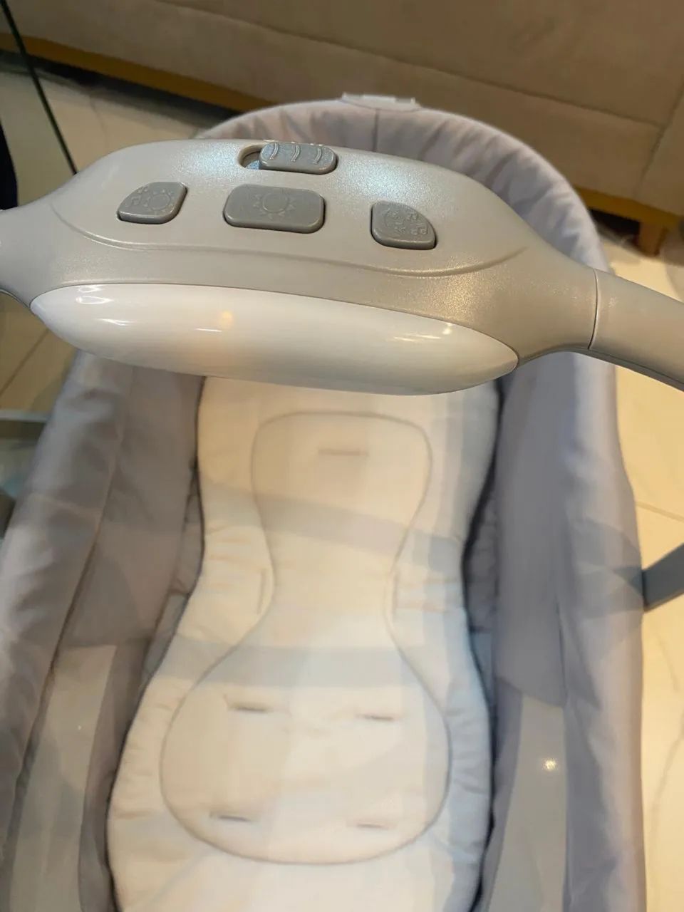Berço Chicco Premium com Luz - Excelente Estado - Foto 4