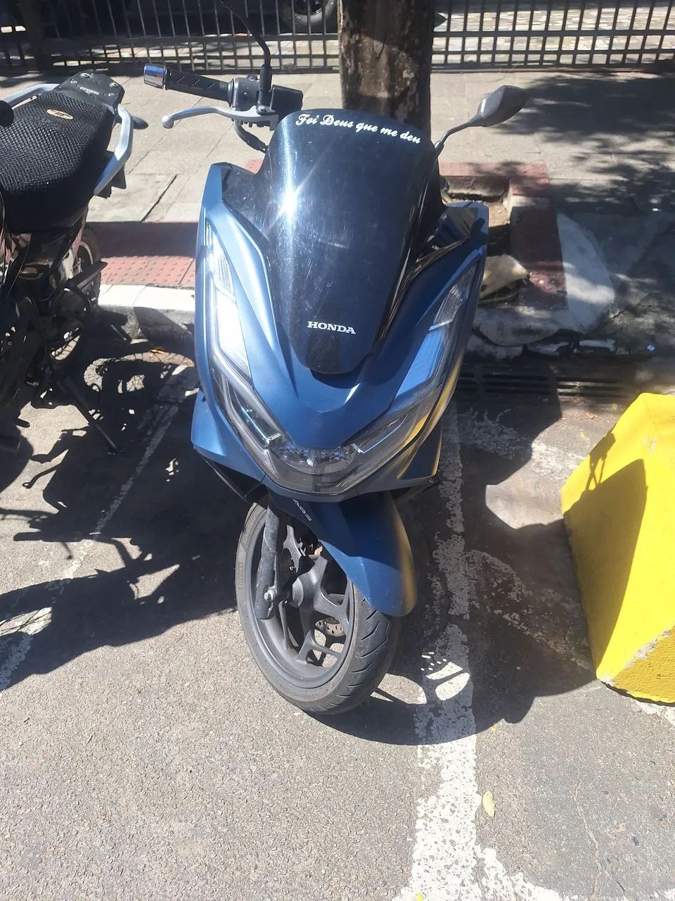 PCX DLX 2024 - Foto 2