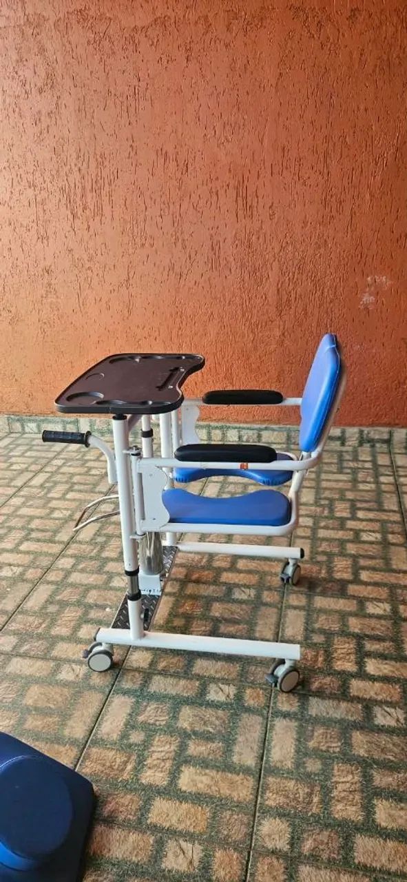 Vendo cadeira de transferência  - Foto 2