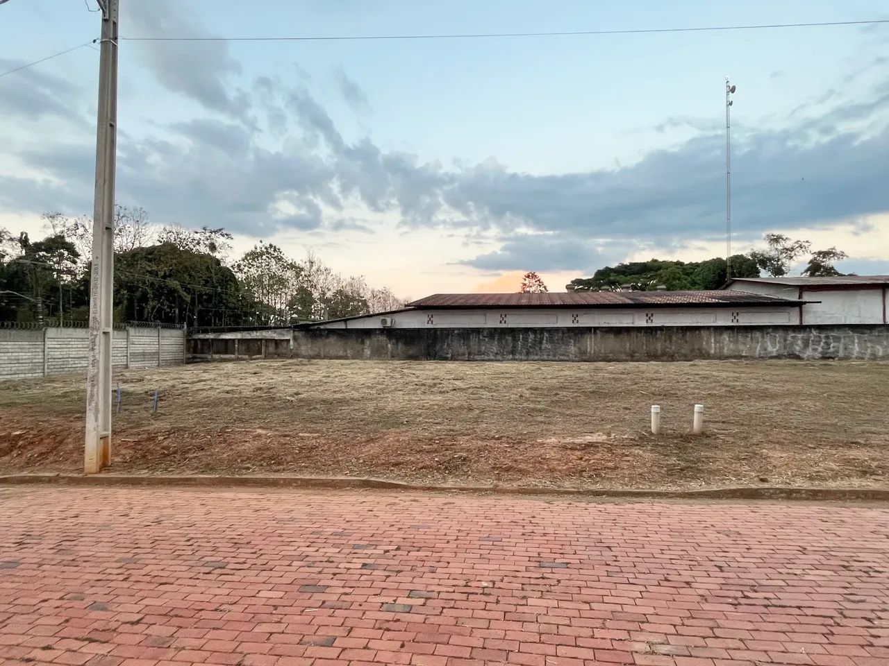 VENDO LOTE EM CONDOMÍNIO FECHADO - CONJUNTO UNIVERSITÁRIO
