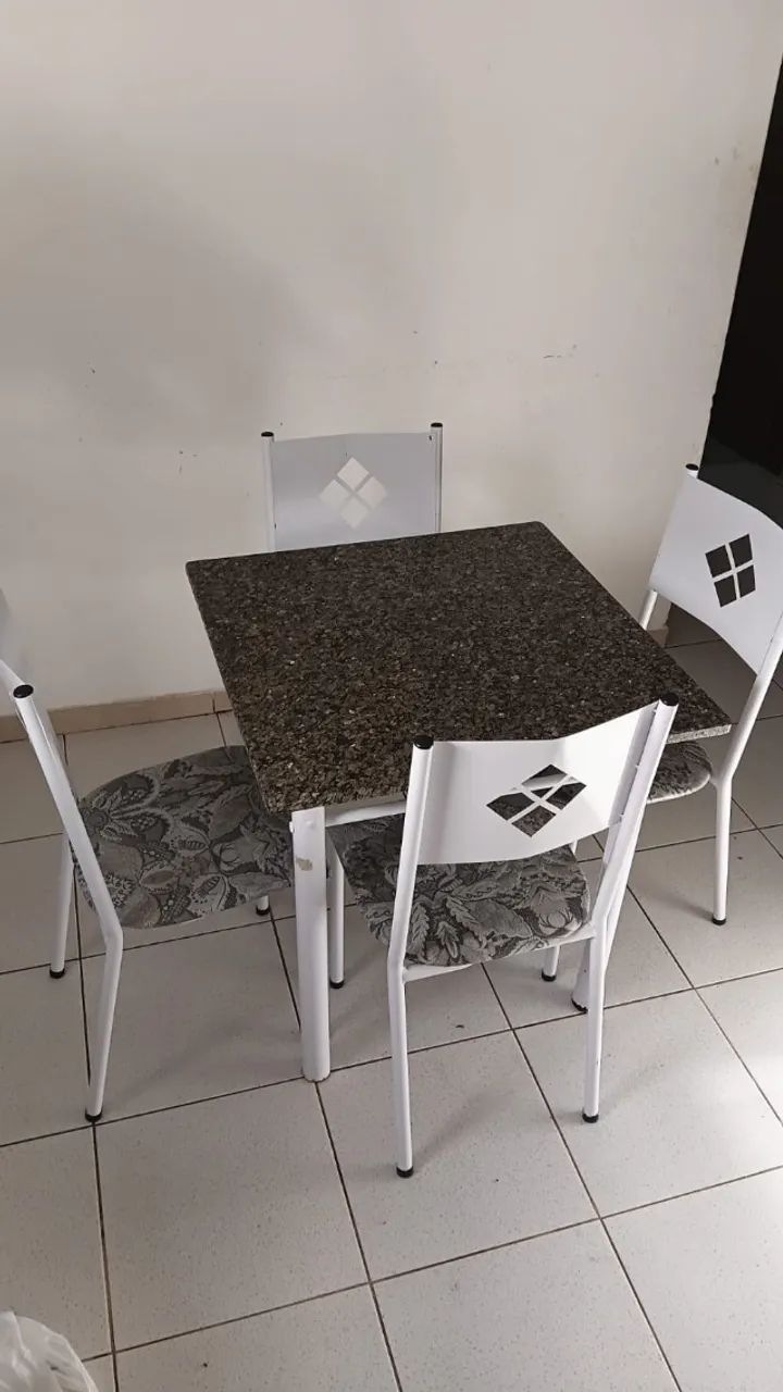 MESA + 4 CADEIRAS  - Foto 2