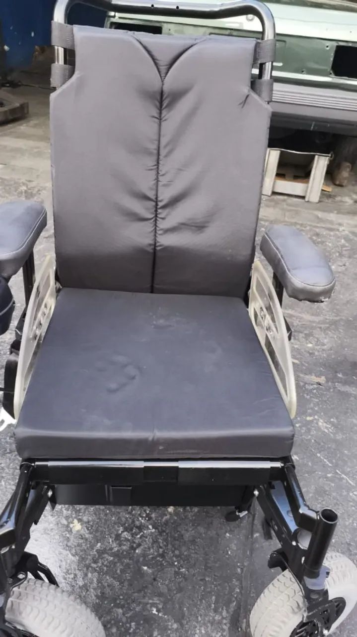 Cadeira de rodas motorizada  - Foto 2