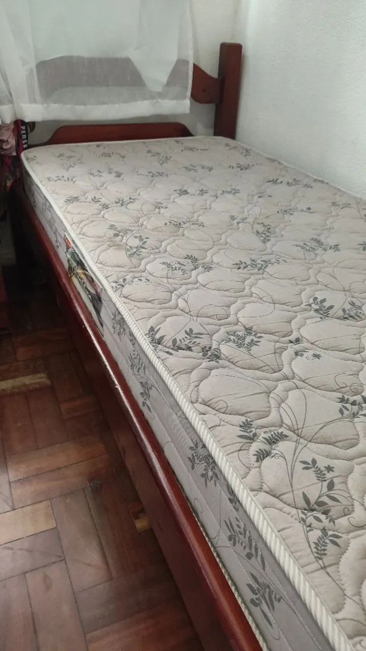 Cama de solteiro com colchão